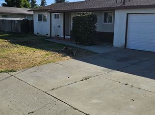 6620 8th St, Riverbank, CA 95367