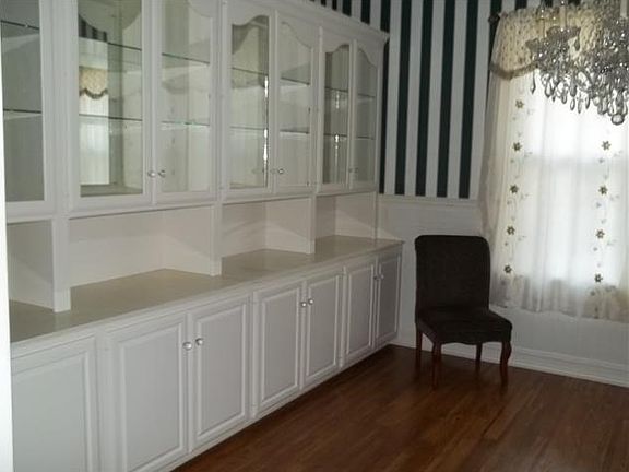 3rd image of 305 Bayou Dr