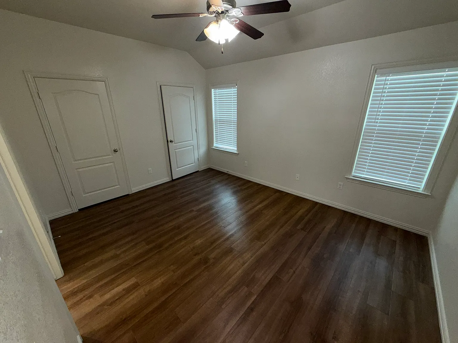 3 bed, 1100 sqft, $1,250 — Photo 3