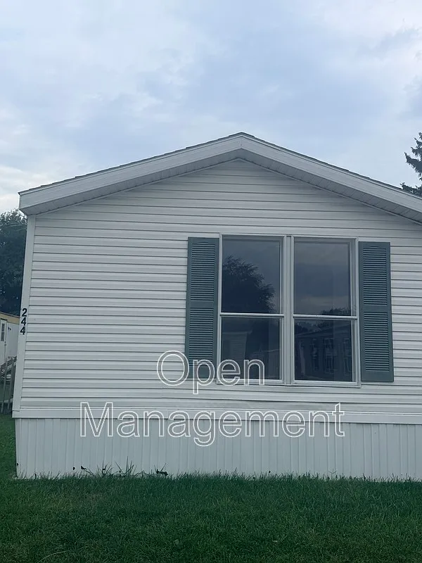 3 bed, 2.0 bath, 1120 sqft, $1,024 — Photo 1