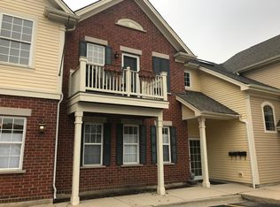 242 S 5th Ave, Saint Charles, IL 60174