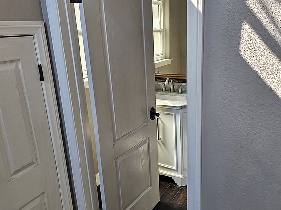 4th image of 1805 Harriman Ln #A