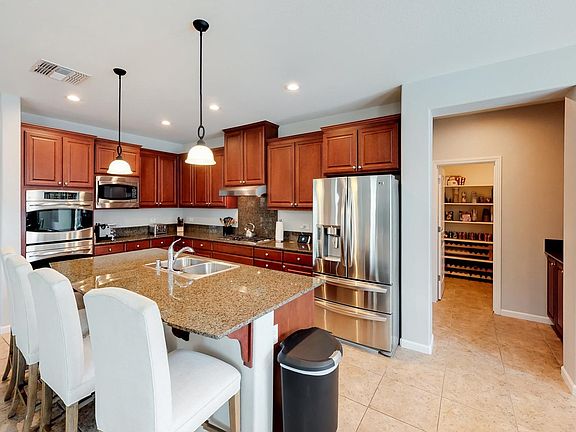 5th image of 2600 Blakesley Way