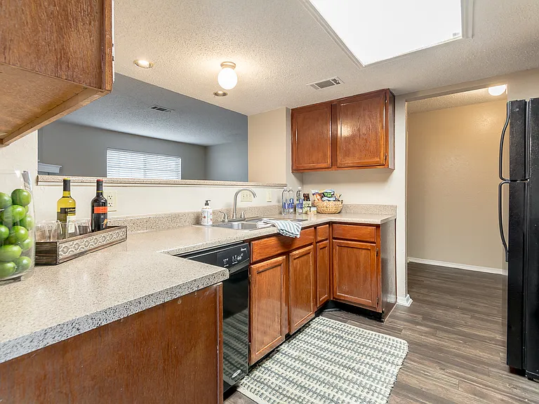Amberly Village Townhomes — Photo 15