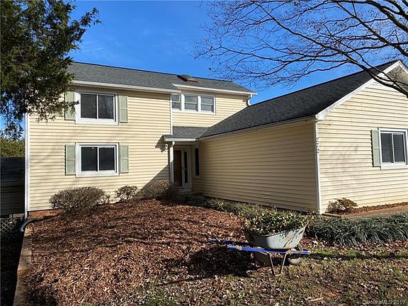 3rd image of 272 Elysian Dr