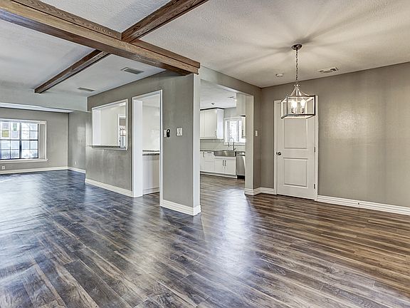 Breakfast connect to kitchen