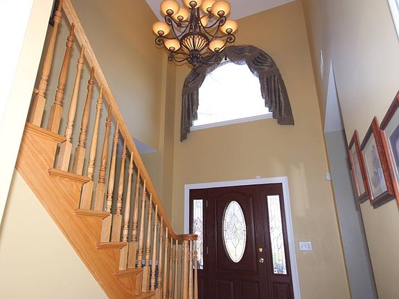 2nd image of 234 Brehaut Ave