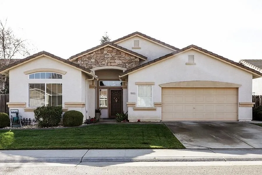 8431 Zinnia Way photo 1