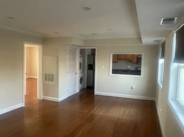 912 Barnaby St SE APT 303, Washington, DC 20032