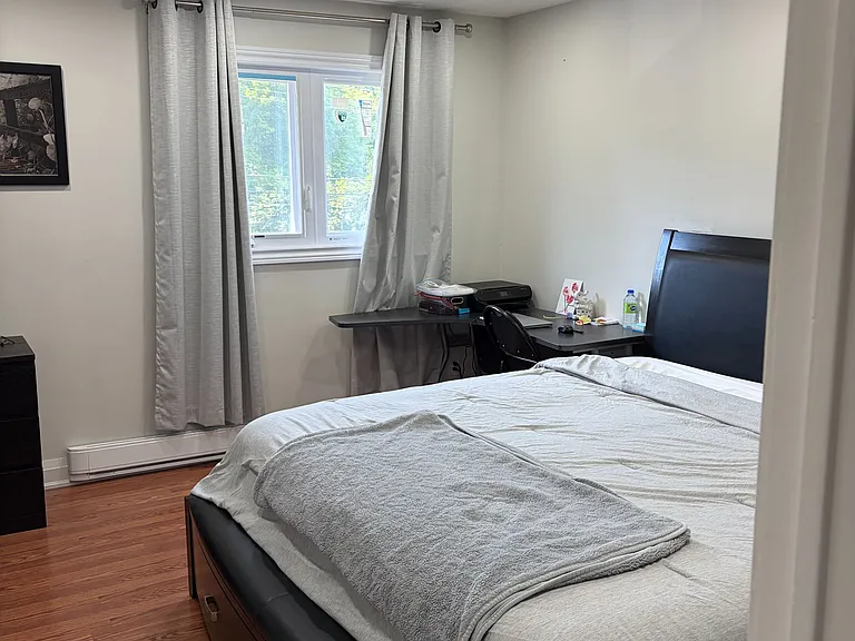 276 Glenwoods Ave — Photo 7