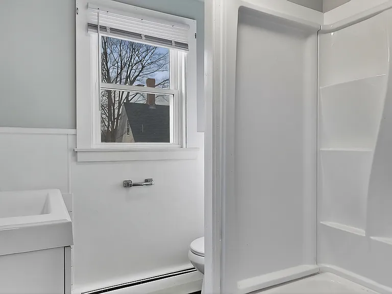 40 Court St — Photo 17
