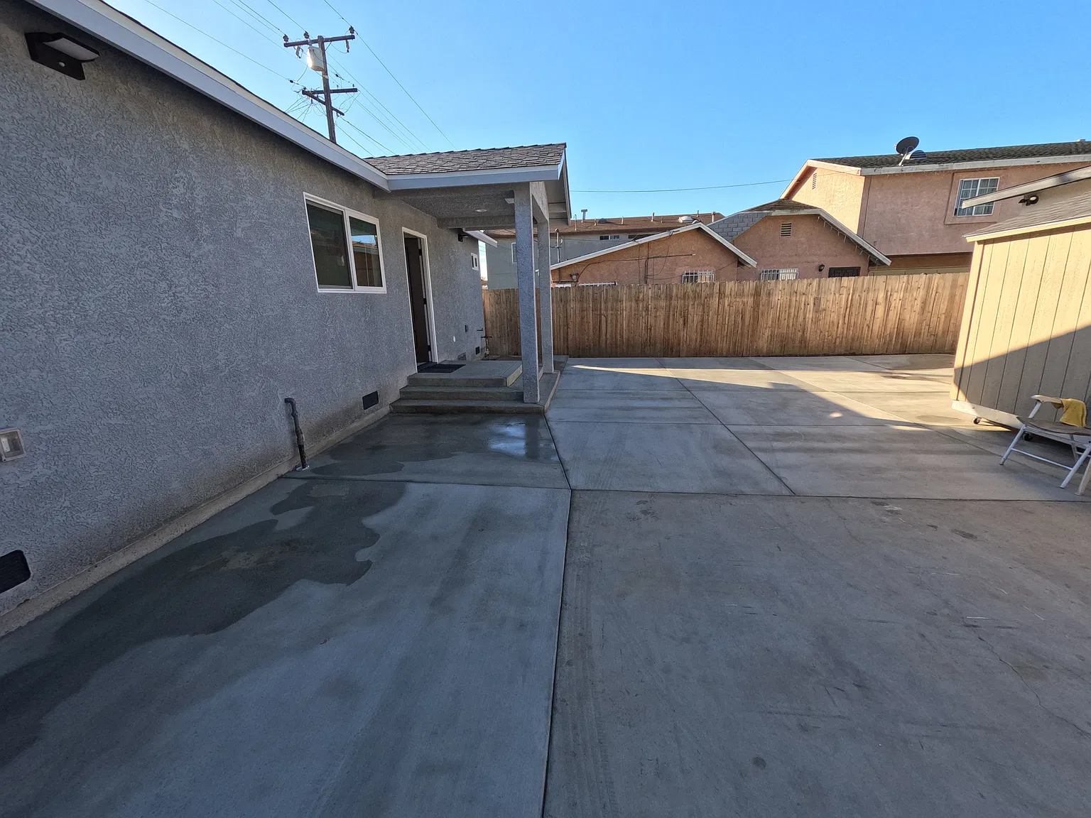 7672 Whitsett Ave — Photo 2