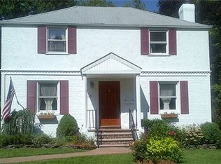 16 Cornell Dr, Great Neck, NY 11020