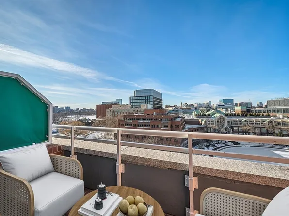 4 Canal Park Penthouse 8, Cambridge, MA 02141