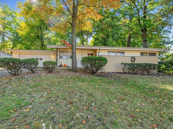 2602 Hillcrest Ave, Flint, MI 48507