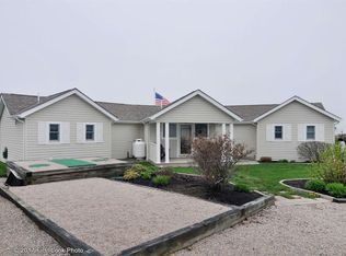25 Mollusk Dr, Narragansett, RI 02882