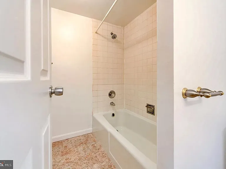 4515 Willard Ave #1121S — Photo 4
