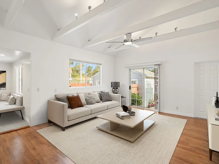 22055 Del Valle St — Photo 12
