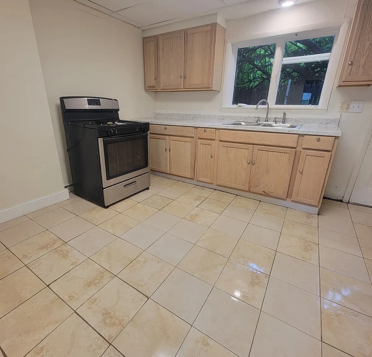 119 Eno St — Photo 2