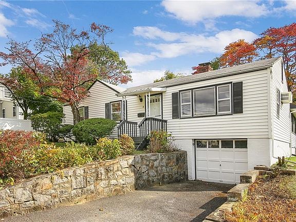 2nd image of 1 Hilldale Pl