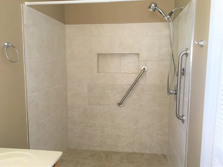100 Meridian Ct — Photo 16