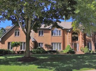 421 Mason Ln, Lake In The Hills, IL 60156