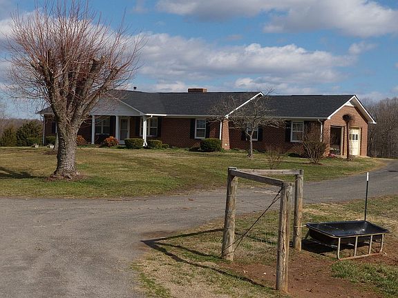 3rd image of 240 Keatts Ln