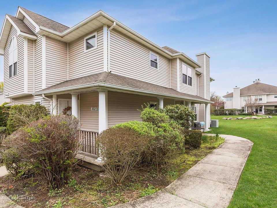 1st image of 302 Willow Pond Dr