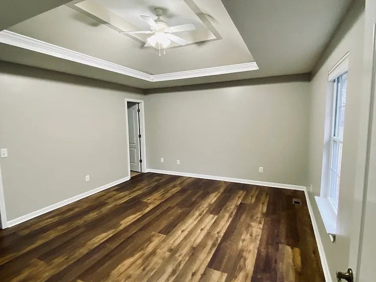 8012 Old Springfield Pike — Photo 10