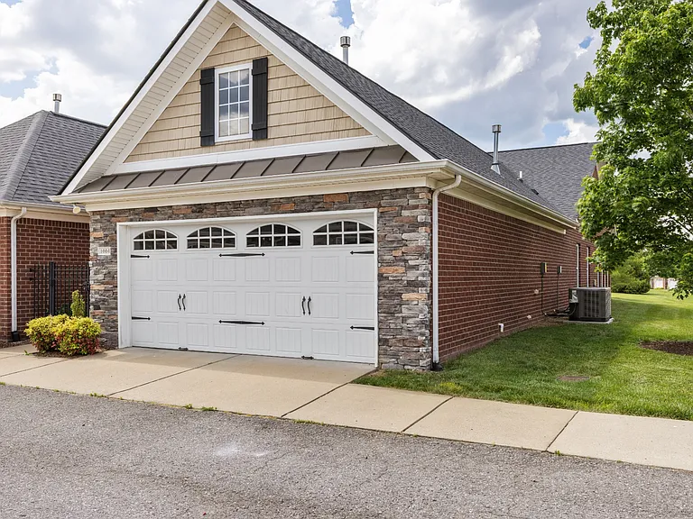 395 Devon Chase Hl #1004 — Photo 4