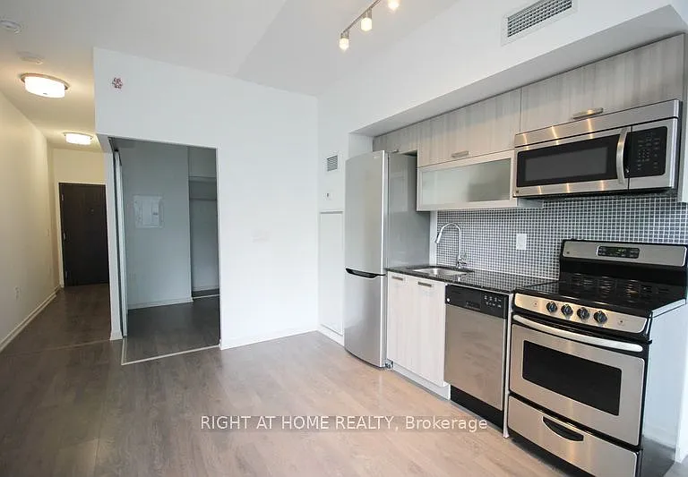 36 Lisgar St #831W — Photo 17