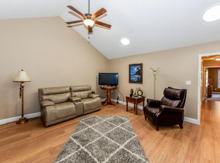 2747 Waters Place Dr, Maryville, TN 37803