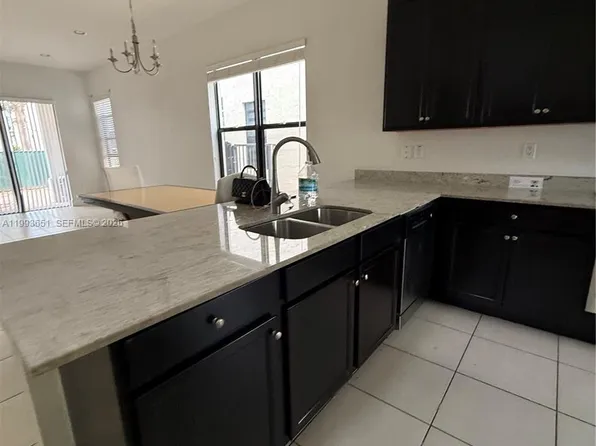 9776 W 34th Ave, Hialeah, FL 33018