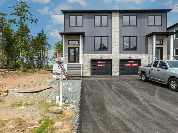 85 Simona Dr, Dartmouth, NS B2X 0E1