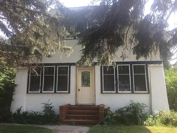 2nd image of 205 Lincoln Ave NW