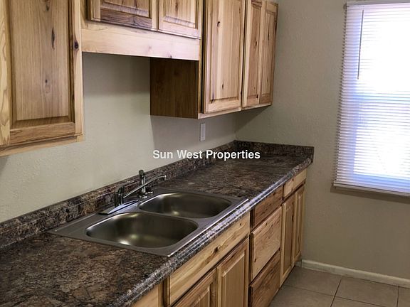 4th image of 506 E 15th St