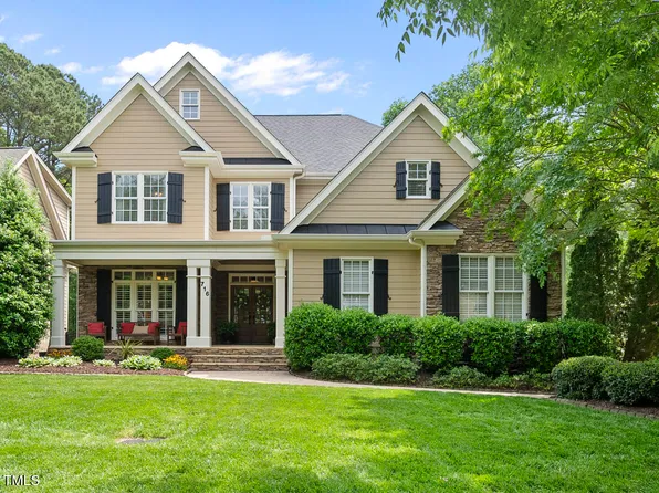 716 Streamwood Dr, Holly Springs, NC 27540