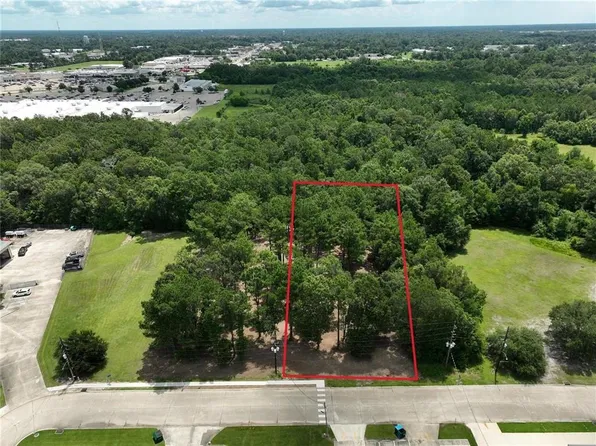 133 Robinhood Dr, Hammond, LA 70403