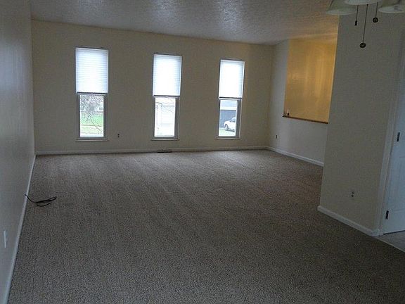 4th image of 5032 Giles Ct