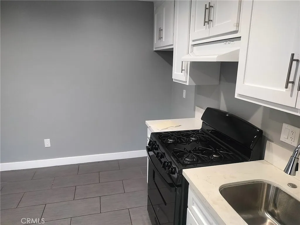 2 bed, 1000 sqft, $2,500 — Photo 3
