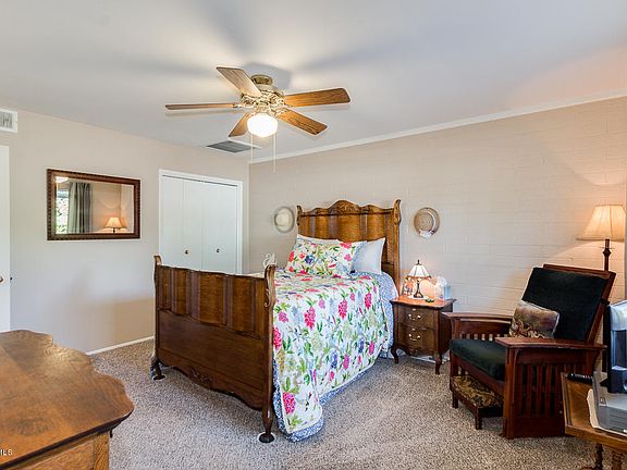 5th image of 10932 W Canterbury Dr