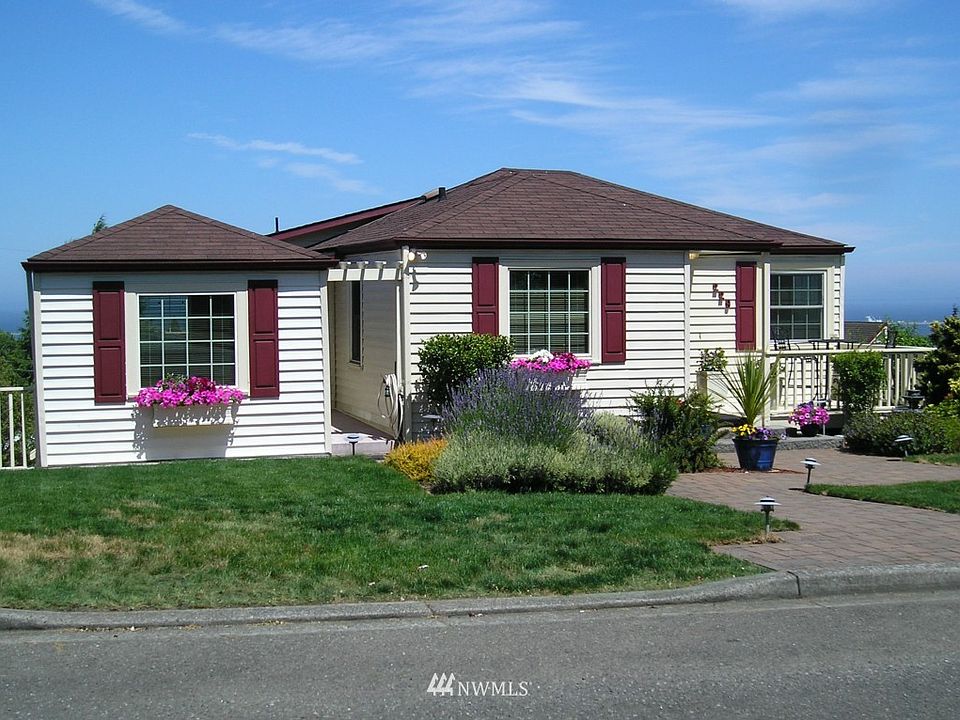 1st image of 229 Whidby Avenue