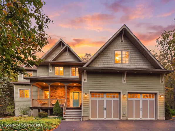 88 Lakeview Timbers Dr, Gouldsboro, PA 18424