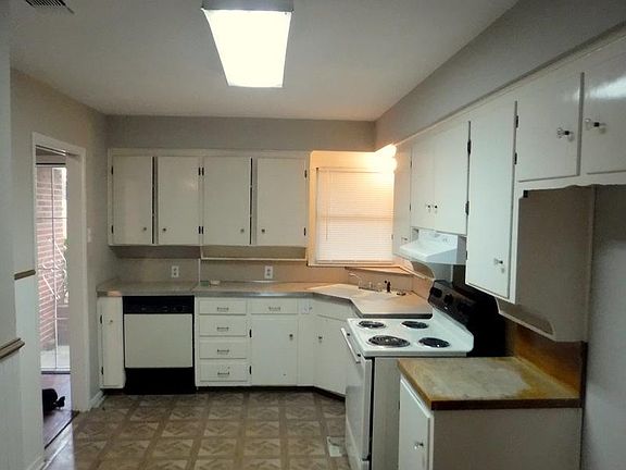 5th image of 6213 Woodbine Dr