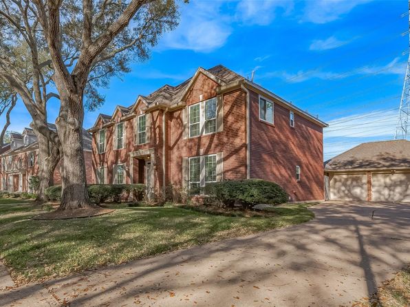 1811 Sugar Crossing Dr, Sugar Land, TX 77478