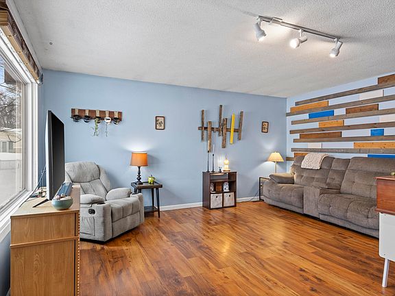 2nd image of 877 Parsons Rd