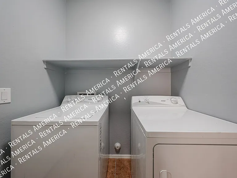 18166 N Jameson Dr — Photo 30
