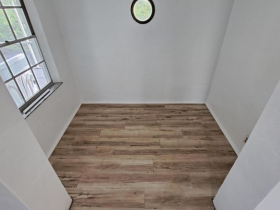 5th image of 493 Palm Ave