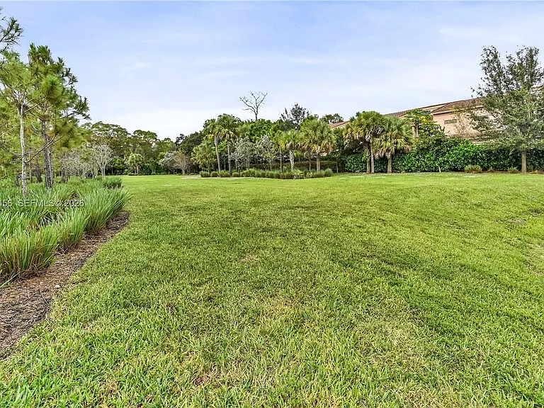 8645 NW 39th Ct — Photo 14