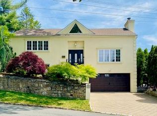 114 Bell Rd, Scarsdale, NY 10583